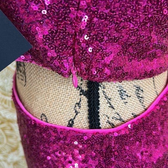 NWT Lulu’s Come My Way Magenta Sequin One-Shoulder Two-Piece Mini Dress size M - Picture 9 of 13